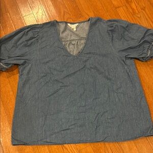 Draper James denim shirt. Sz Large. 100% cotton. Medium blue